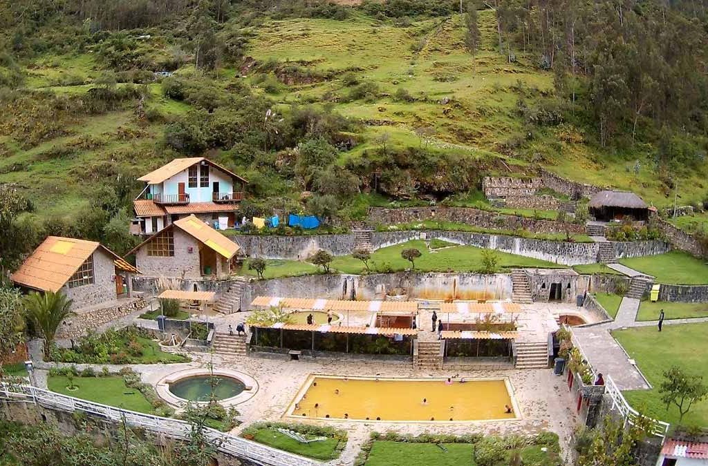 Baños termales de Lares