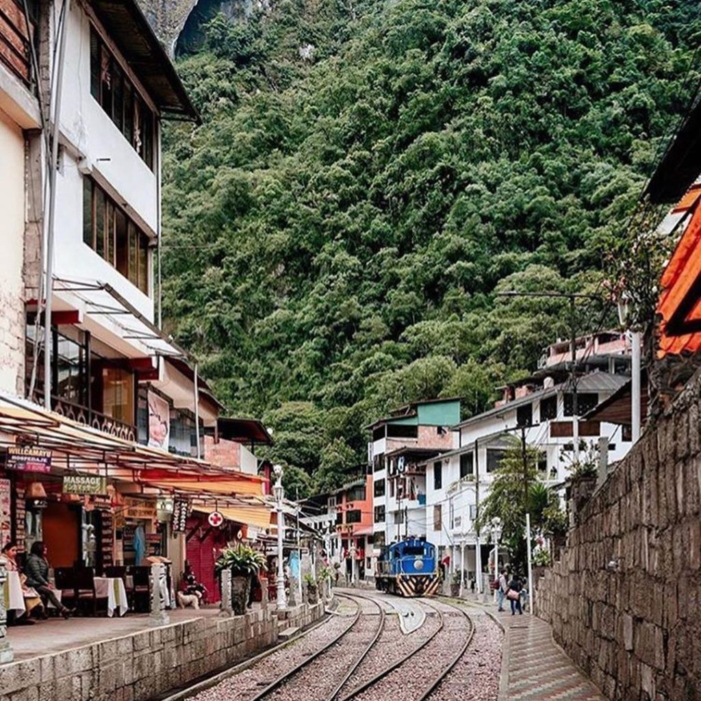 aguas calientes peru